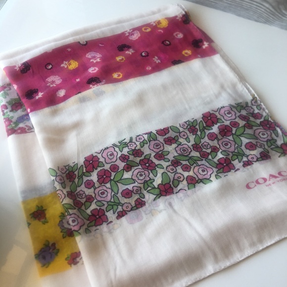 COACH Women's Floral Patchwork Oblong Scarf Wrap - Picture 2 of 7